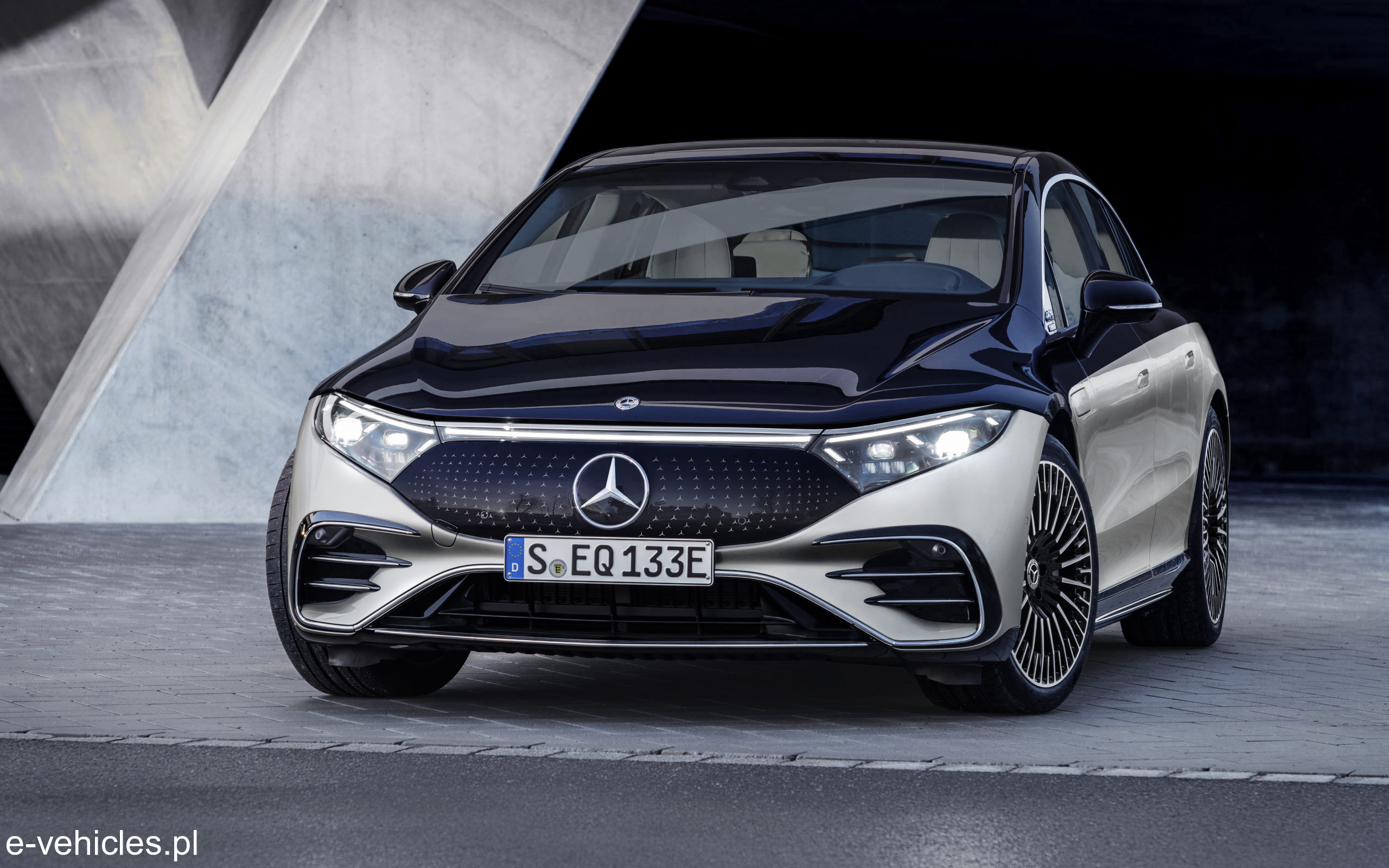 Mercedes EQS 450+