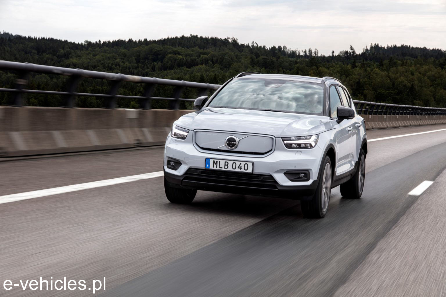 Volvo XC40 Recharge Elektrikli
