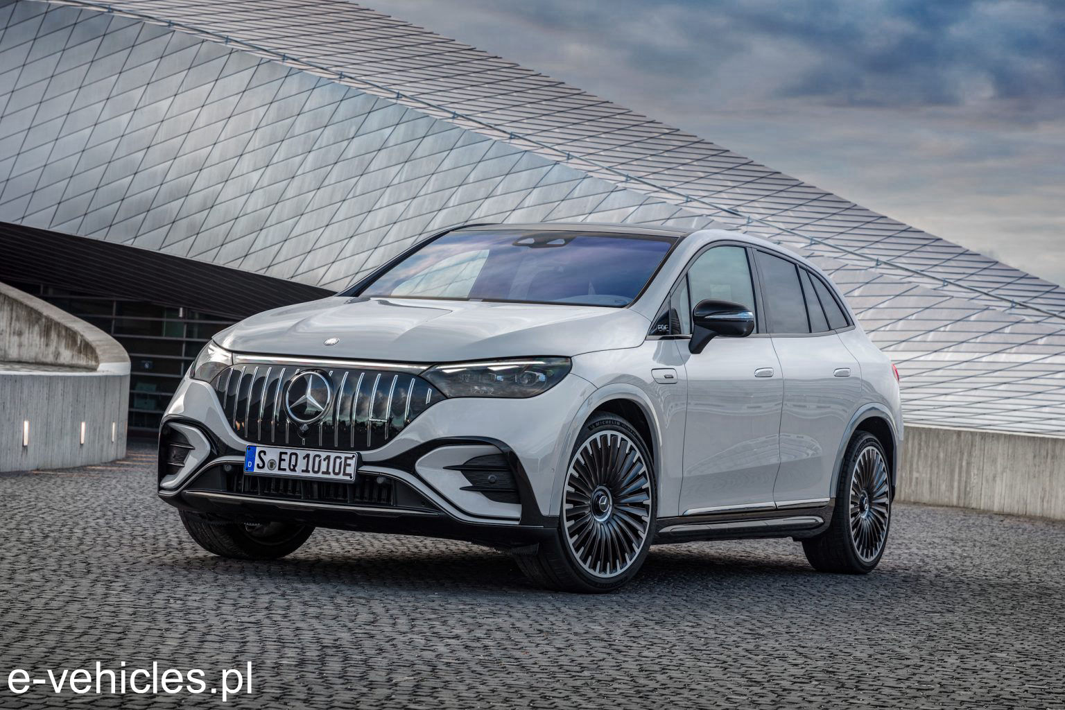 Mercedes-AMG EQE 53 4MATIC+ 1