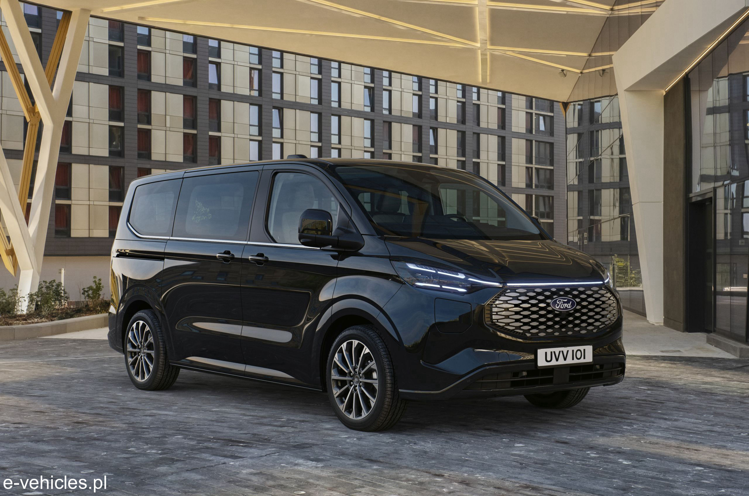 Ford E-Tourneo Custom