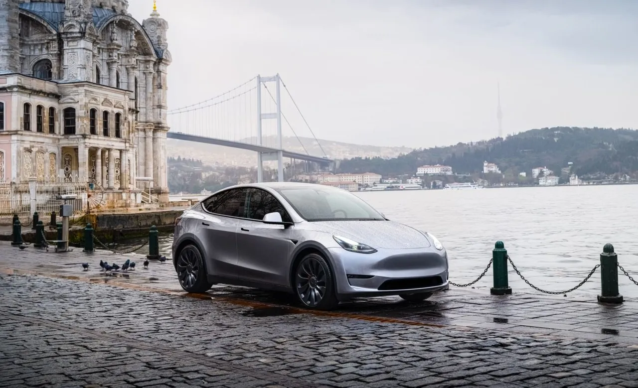 2024 Tesla Model Y SR